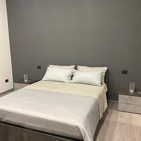 Holiday House Fifteen คาตาเนีย ภายนอก รูปภาพ