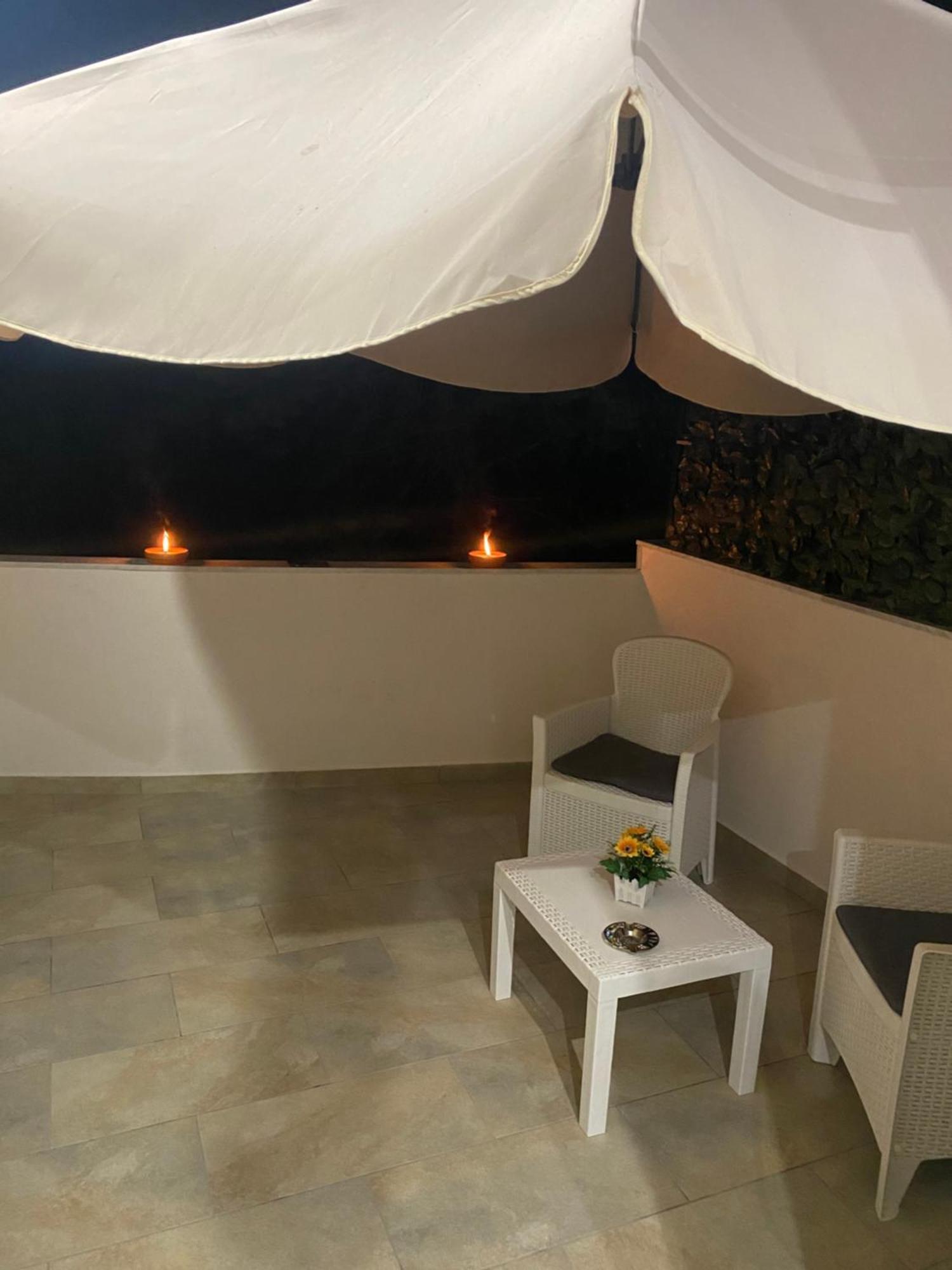 Holiday House Fifteen คาตาเนีย ภายนอก รูปภาพ